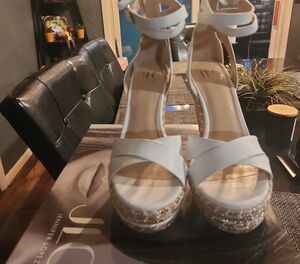 Jennifer Lopez White Wedge Shoes